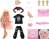 Bratz x Karol G Muñeca de Colección con 3 Looks Diferentes y Accesorios
