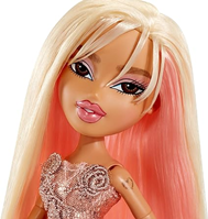 Bratz x Karol G Muñeca de Colección con 3 Looks Diferentes y Accesorios