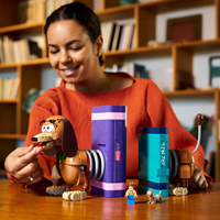 LEGO | Disney y Pixar Toy Story: Sujetalibros de Slinky  Dachshund  - Minifigura de Woody y Figura de Perro Salchicha  